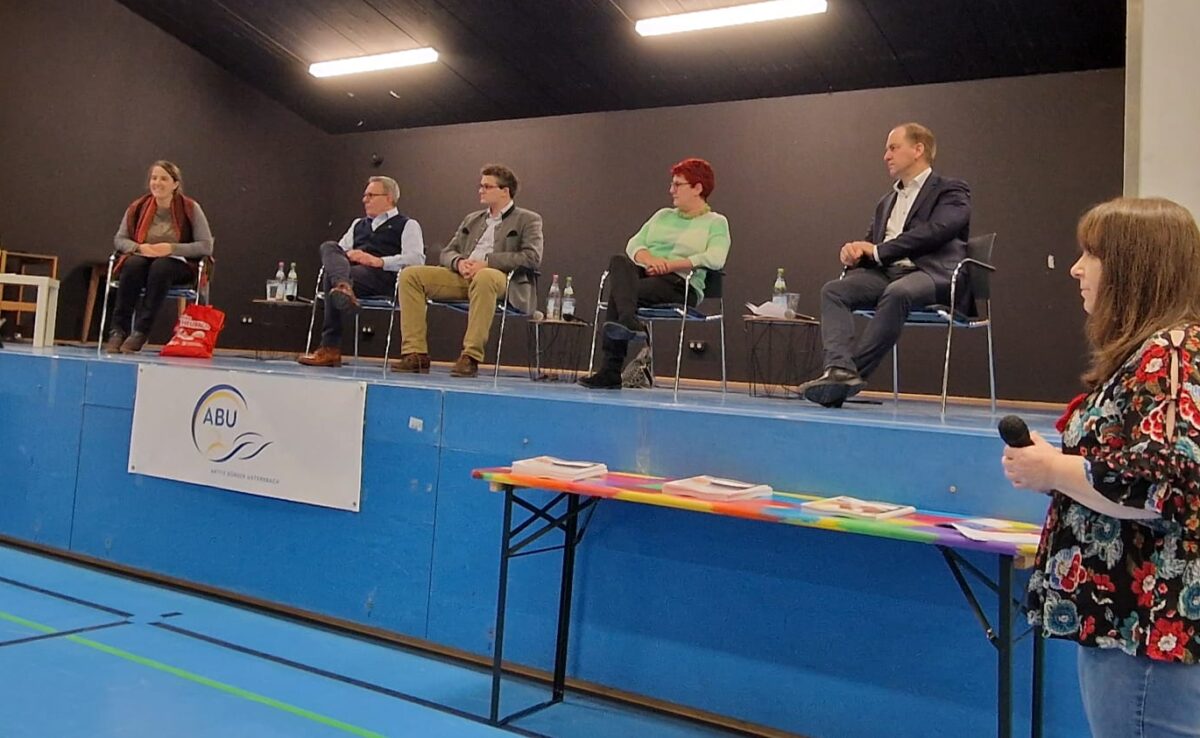 Podiumsdiskussion am Bunten Tisch Ustersbach